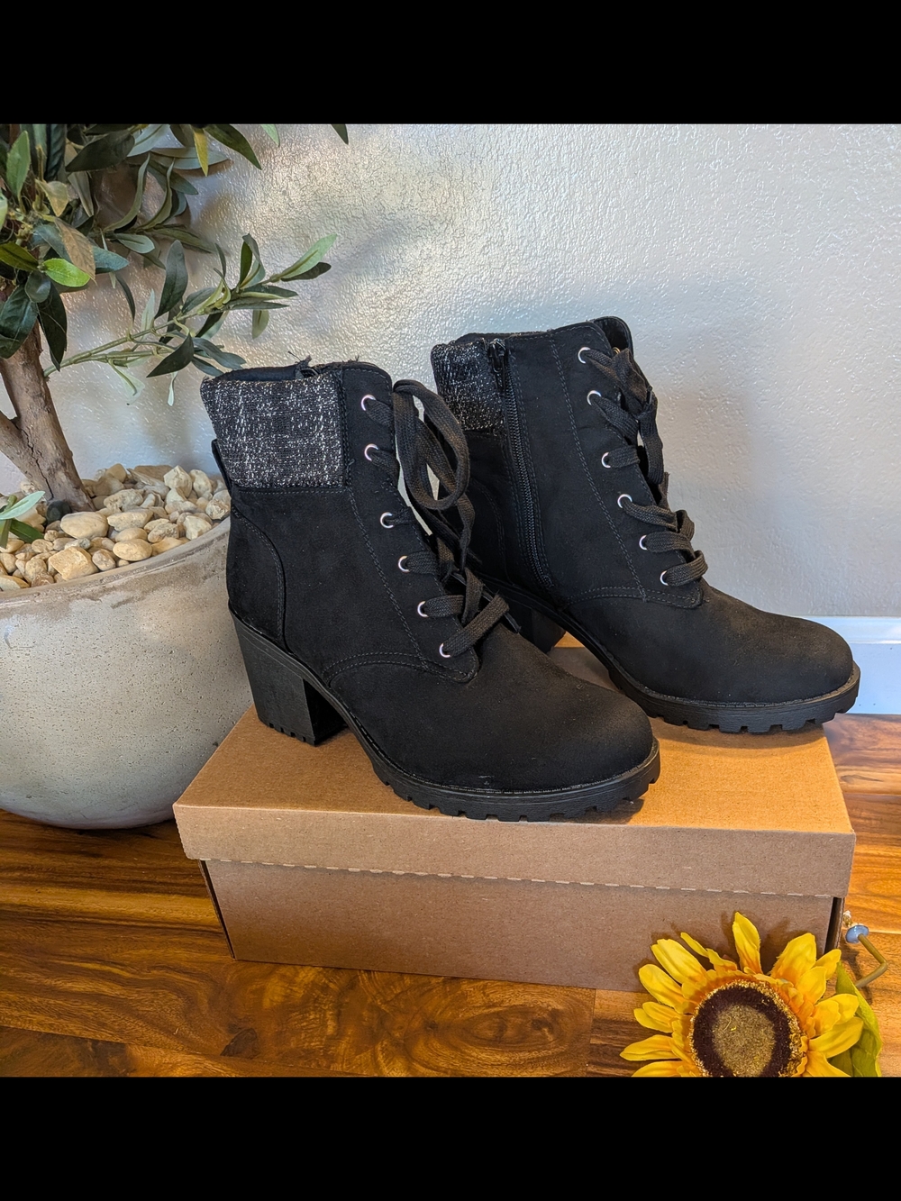 NWT! Sun + Stone Lace-up Hiker Booties in BLACK Size 10M